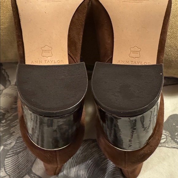 Ann Taylor Suede Eden Tortoiseshell Heel Boot 443949 - Picture 8 of 8